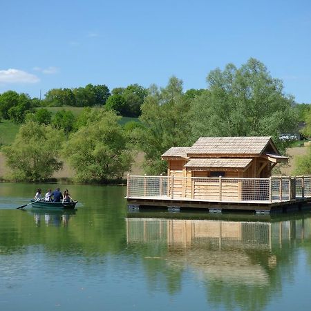 فندق Douzainsفي  Cabanes Flottantes Du Lac De Pelisse المظهر الخارجي الصورة