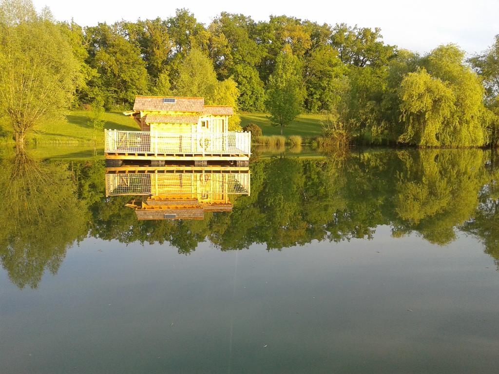 فندق Douzainsفي  Cabanes Flottantes Du Lac De Pelisse المظهر الخارجي الصورة