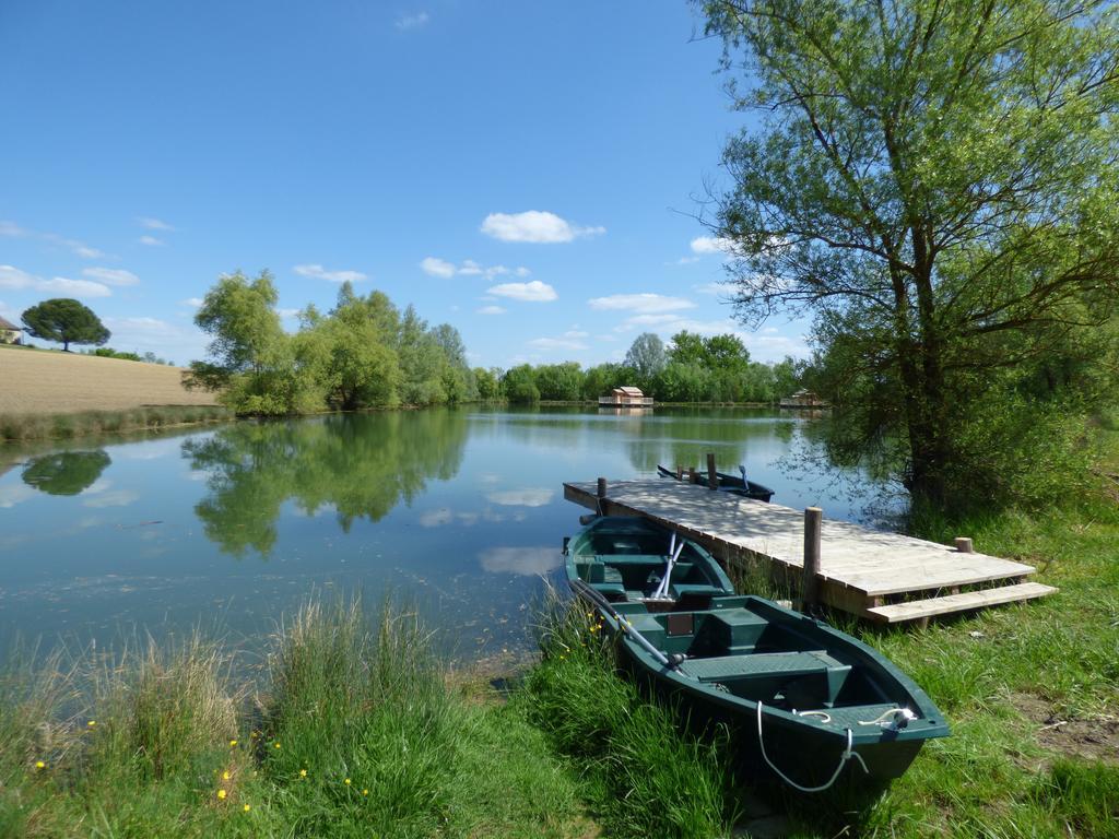 فندق Douzainsفي  Cabanes Flottantes Du Lac De Pelisse المظهر الخارجي الصورة