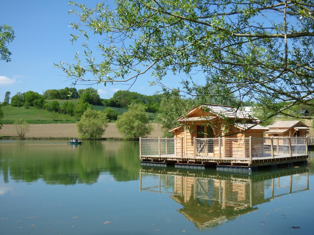 فندق Douzainsفي  Cabanes Flottantes Du Lac De Pelisse المظهر الخارجي الصورة