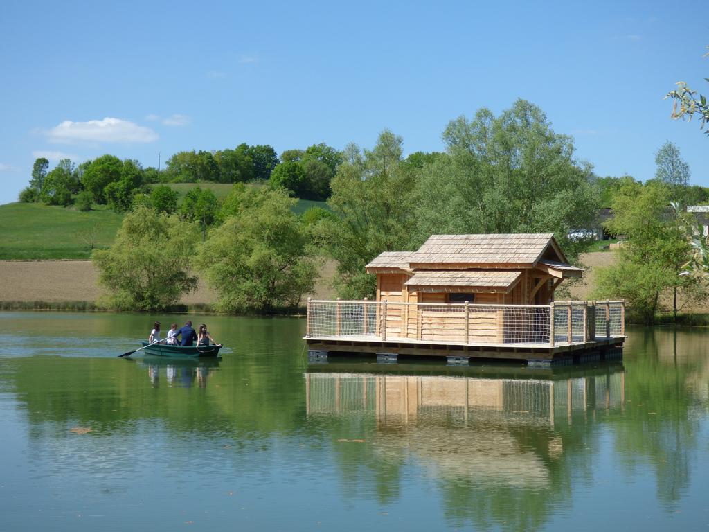 فندق Douzainsفي  Cabanes Flottantes Du Lac De Pelisse المظهر الخارجي الصورة