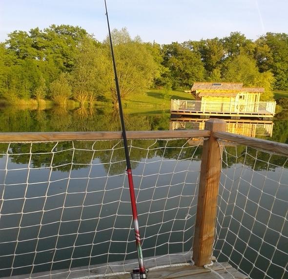 فندق Douzainsفي  Cabanes Flottantes Du Lac De Pelisse الغرفة الصورة
