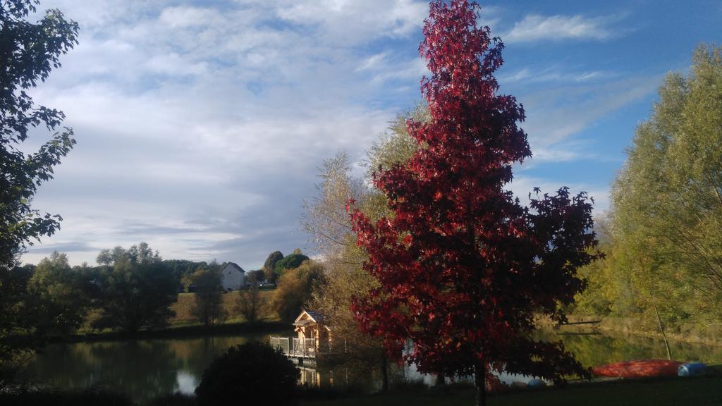 فندق Douzainsفي  Cabanes Flottantes Du Lac De Pelisse المظهر الخارجي الصورة